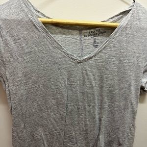 Grey gap t shirt